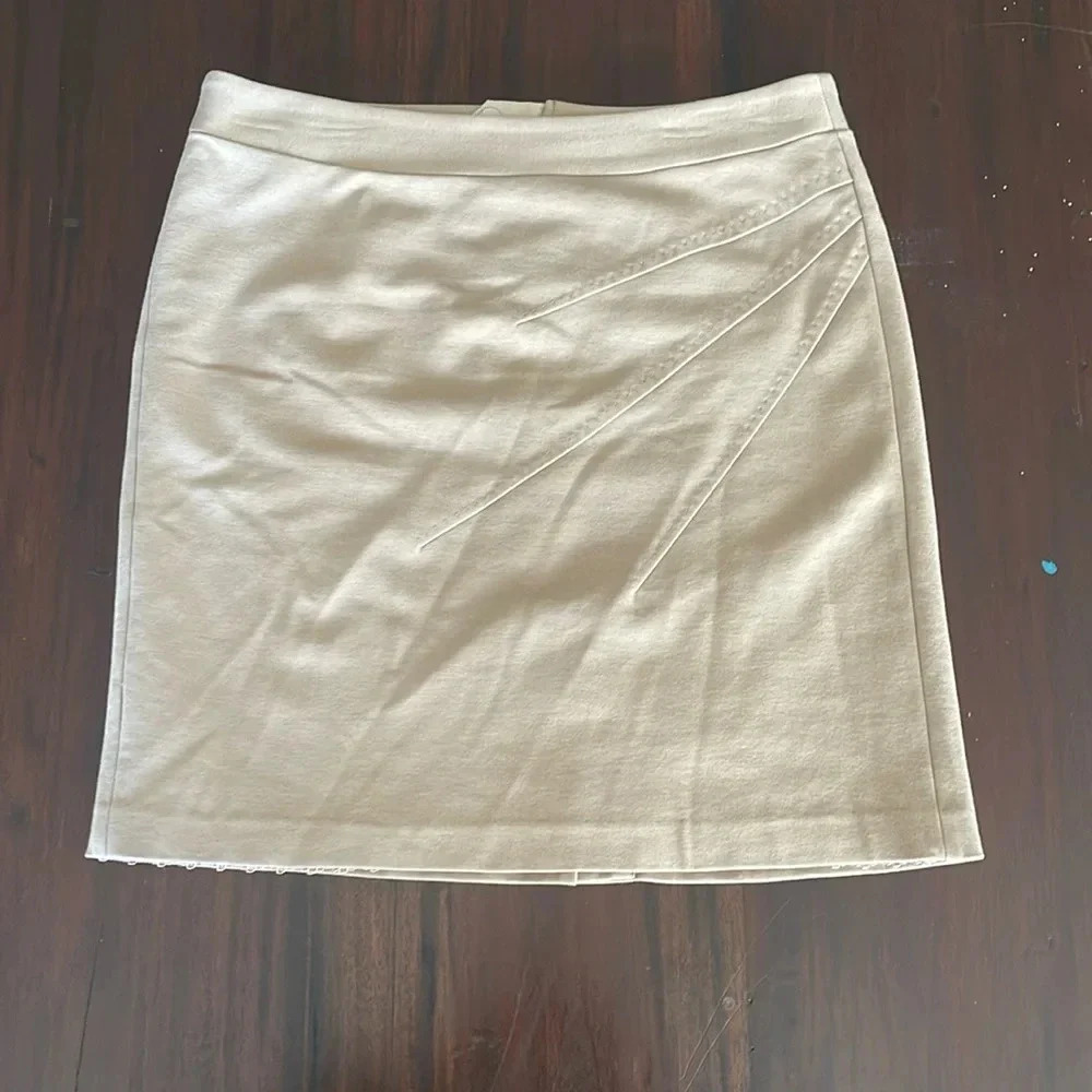 Patricia Luca camel color stretch skirt size 8